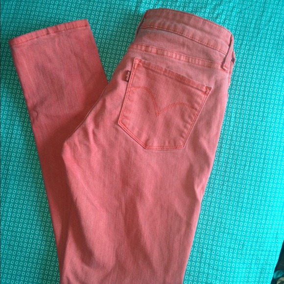 Levi's colored skinny jean