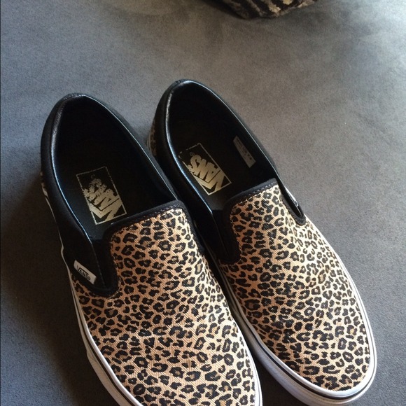 Leopard vans