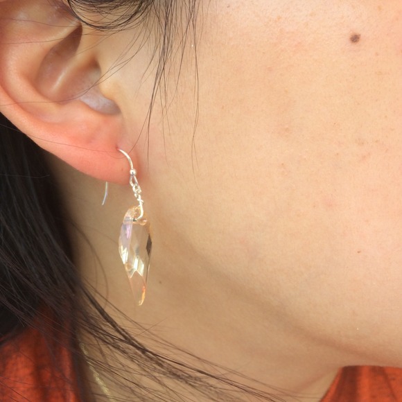 ⭐️REDUCED⭐️Dangling Sparkle Earrings - Picture 2 of 3