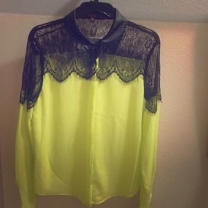 Bright chic top for any occasion!