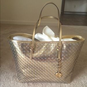 Michael Kors Flower Perf SM Travel Tote Leather