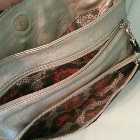 Reducedddd Gold and Black GUESS? ARM handbag - Picture 3 of 4