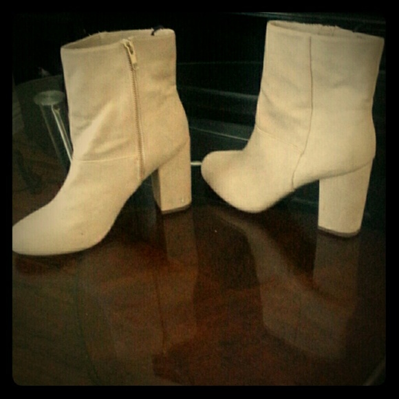 Bone white / beige boots