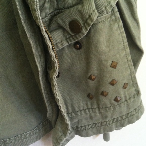 ❌SOLD❌Olive Green Jacket - Picture 2 of 2