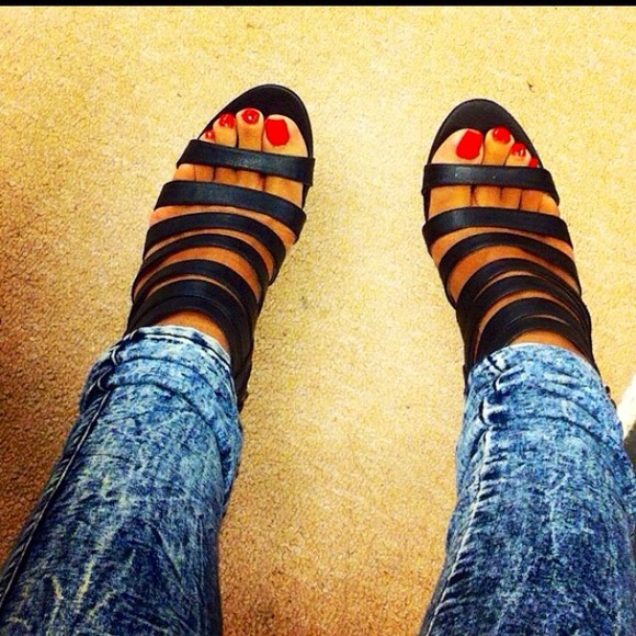 Never Worn Love Culture Heels size 6 1/2