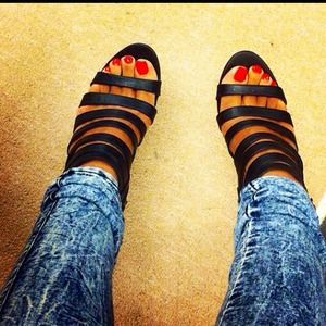 Never Worn Love Culture Heels size 6 1/2