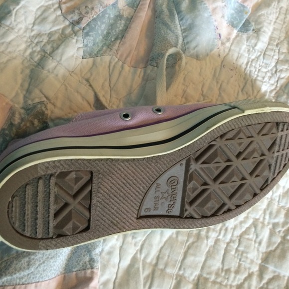 converse - Picture 2 of 2