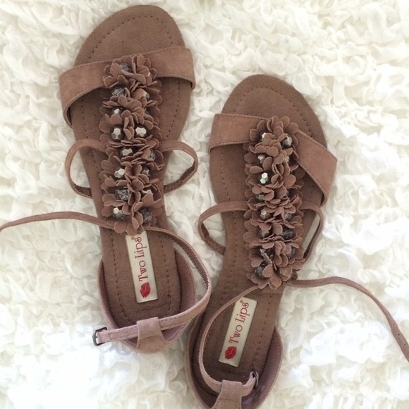 Two Lips Taupe Sandals