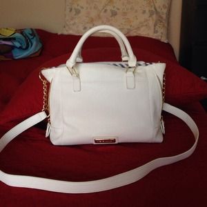 💥💥 SOLD 💥💥 White Crossbody Handbag