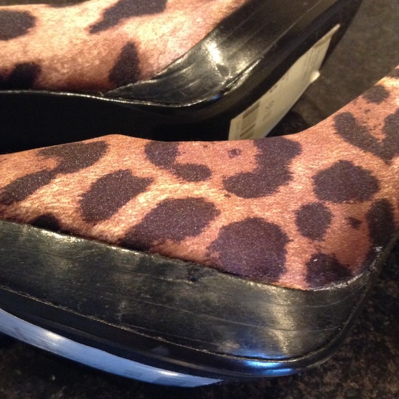 PRICE FIRM! NEW STYLE &CO peep toe pumps classic 6 - Picture 4 of 5