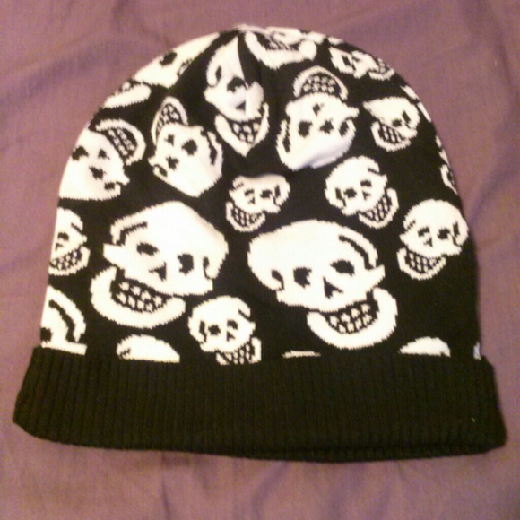 Skull beanie