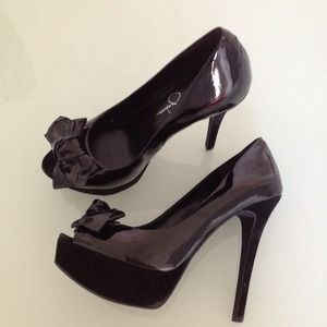 Jessica Simpson Peep Toe Pump with Bow Detail