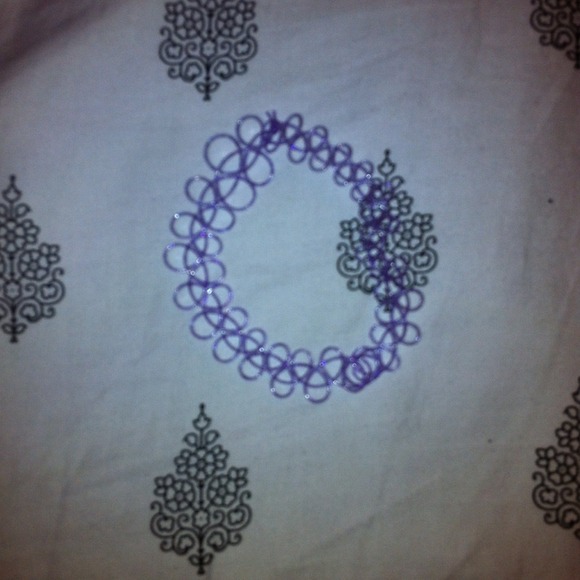 Purple glittery tattoo choker