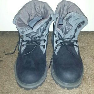 Black/grey timberland boots