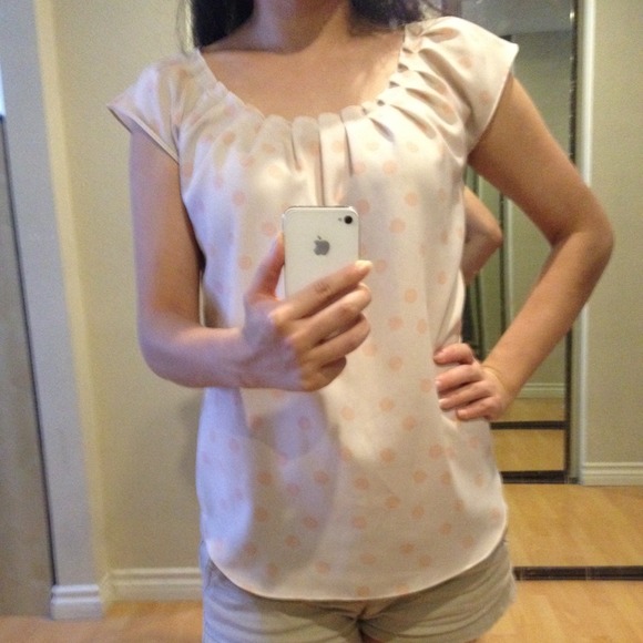 Cute polka dot top - Picture 2 of 2