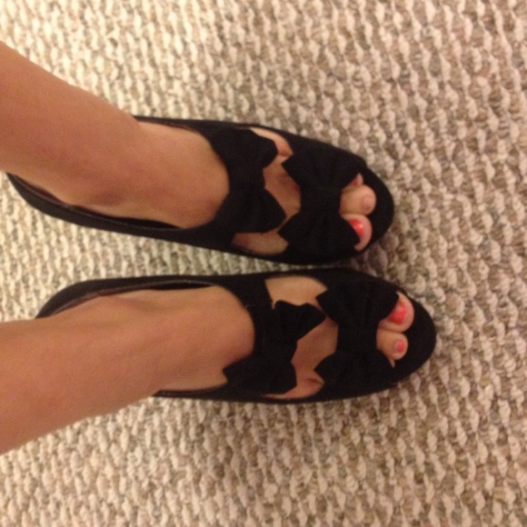 Black Suede Peep Toe Bow Pumps!