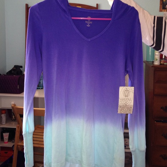 Ombré purple and blue athletic pullover