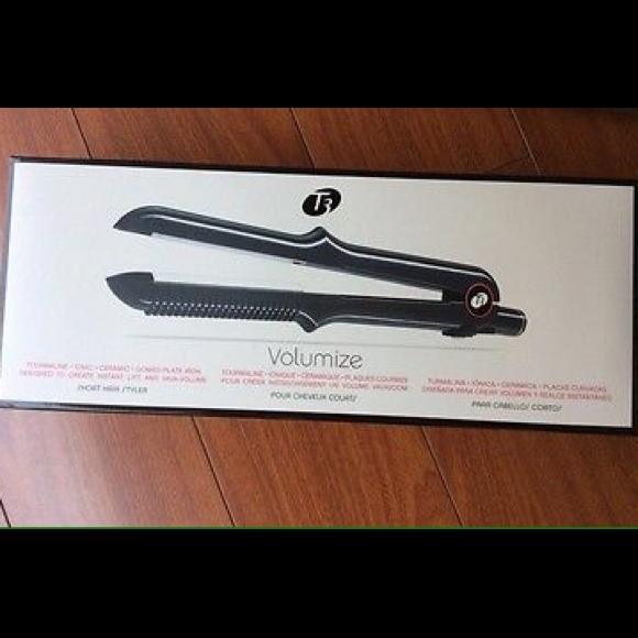 SOLD 3 Volumize Ceramic Plate Iron - Picture 2 of 3