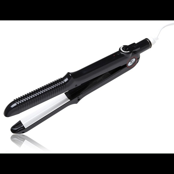 SOLD 3 Volumize Ceramic Plate Iron - Picture 3 of 3