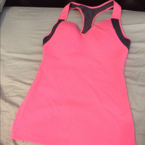 VS sports bra/ tight workout shirt