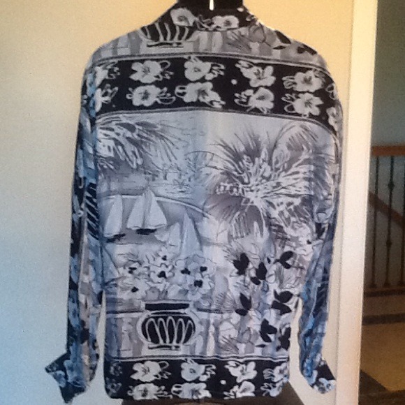 Fun blouse - Picture 3 of 4