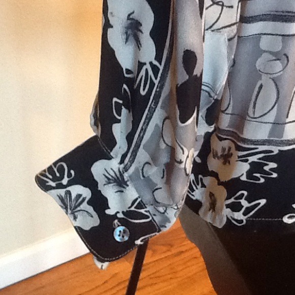 Fun blouse - Picture 4 of 4