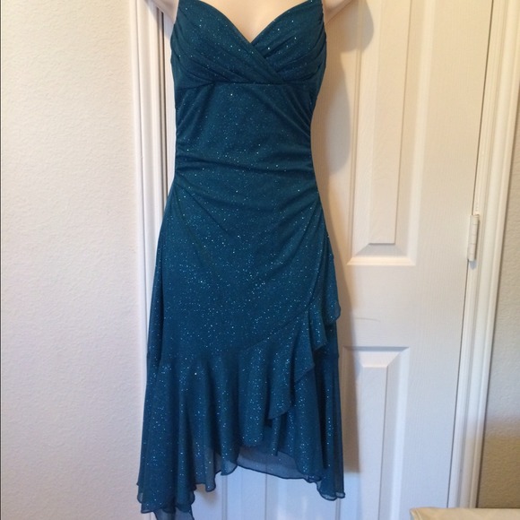 City Triangles Dresses & Skirts - 🔻Beautiful teal party dress.
