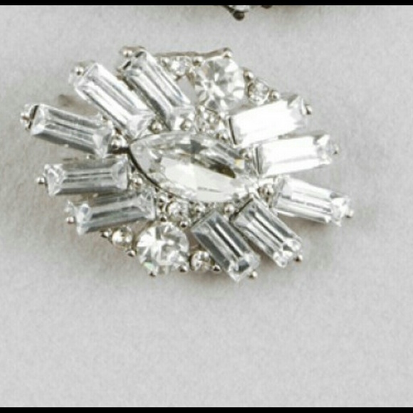 Super Blingy Necklace and Earring Set. - Picture 3 of 3