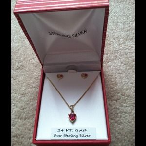 Earrings and neckless set