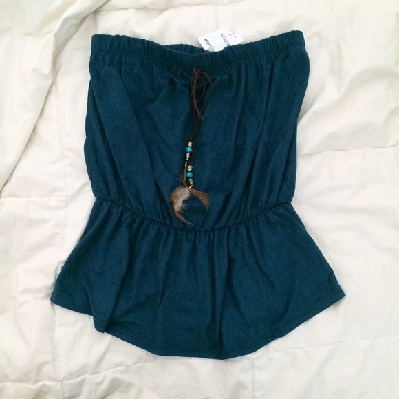 ❌❌❌SOLD❌❌❌Staples soft velvet top