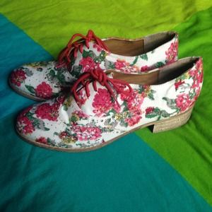 Shoedazzle Pink Floral Heeled Oxfords