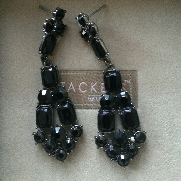 Dangle earrings - Picture 1 of 1