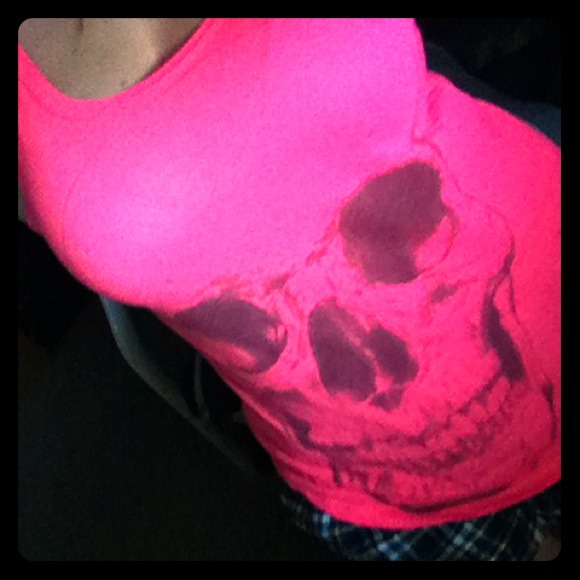 Neon pink racer back tank skull print