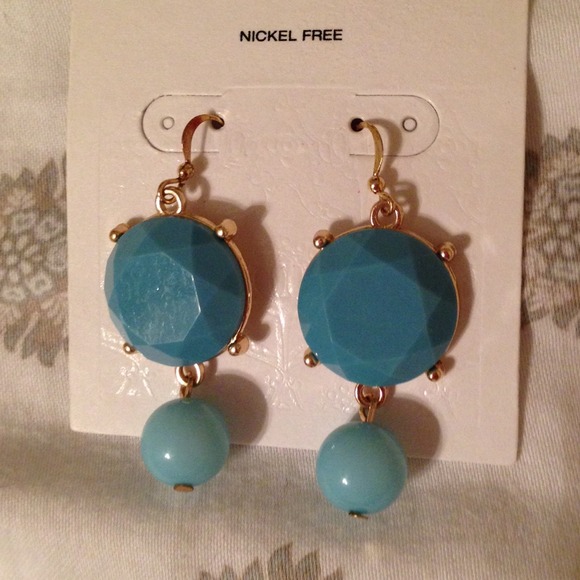 BRAND NEW EARINGS