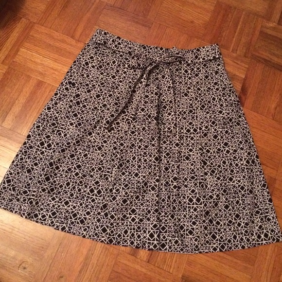 🎈SALE🎈Black & White Mod Print Skirt - Picture 3 of 4