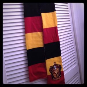 FYE Harry Potter Gryffindor scarf