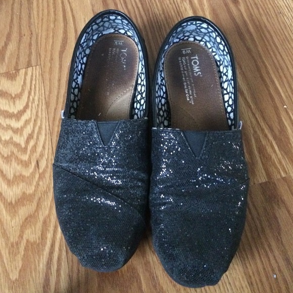 Black sparkly TOMS! JUST REDUCED!!