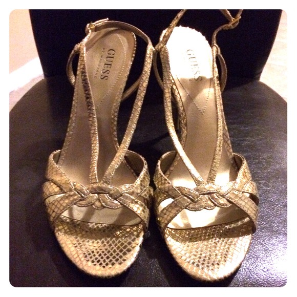Beautiful NWOT gold Guess sling back sandals