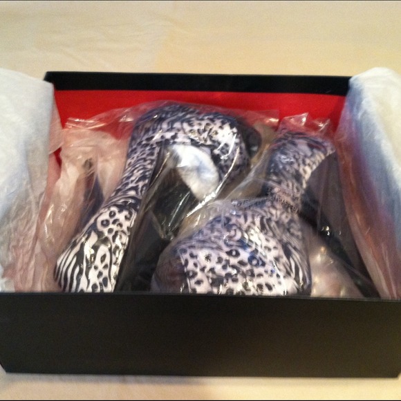 Zebra and Leopard Peep Toe. - Picture 3 of 3