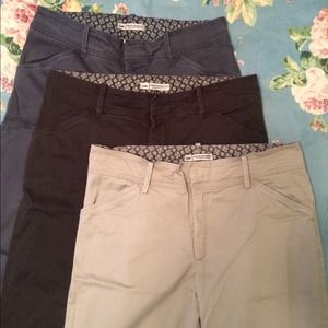 HOLD @ritaw1983👖3 Pair of Lee sliming Kakis