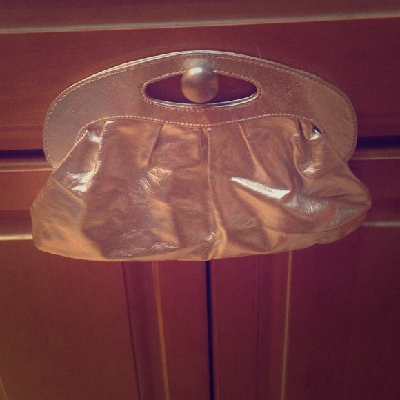 Silver clutch