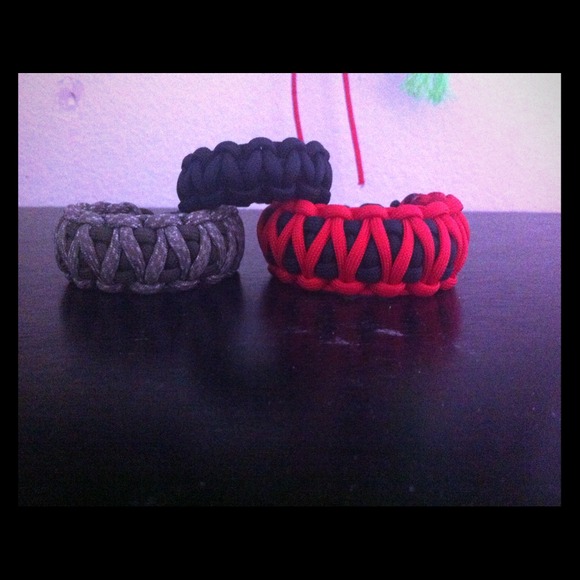 Paracord accessories!!