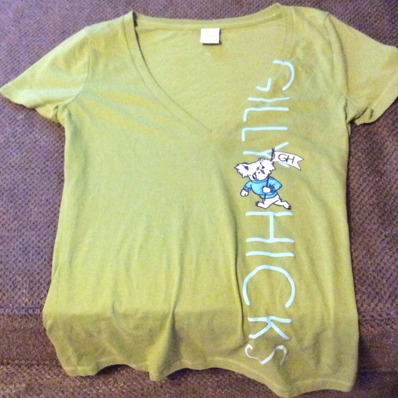 Gilly Hicks v style t-shirt