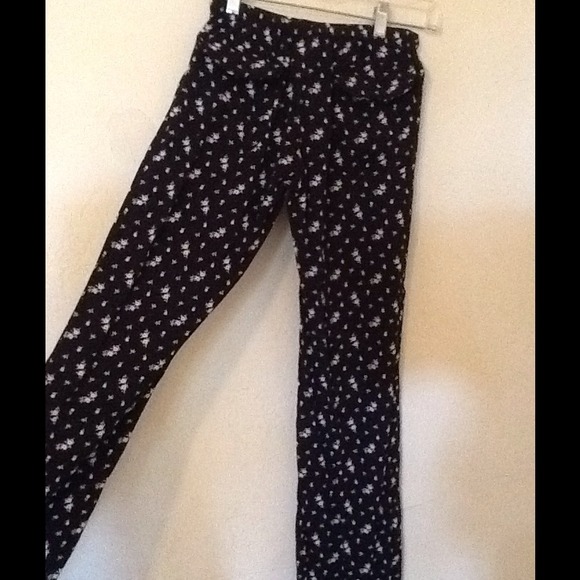 Black and White Floral Flow Pants