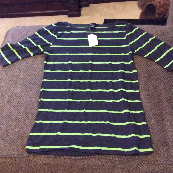 Rue 21 half sleeve shirt