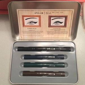 Stila stay all day water proof liquid eye liner