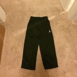 Boys/toddler jordan pants size 3T