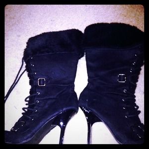 Black boots!