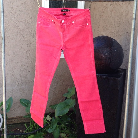 SOLD👖👏NEW 👖Miss Me Cherry blossom skinny Capri