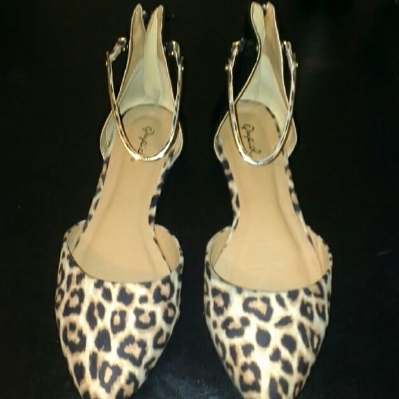 Cute leporad print flats